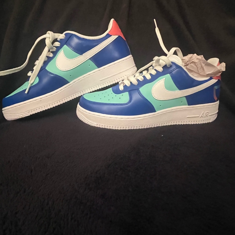Men’s size 9 / Women’s 10.5 Nike Air Force 1
